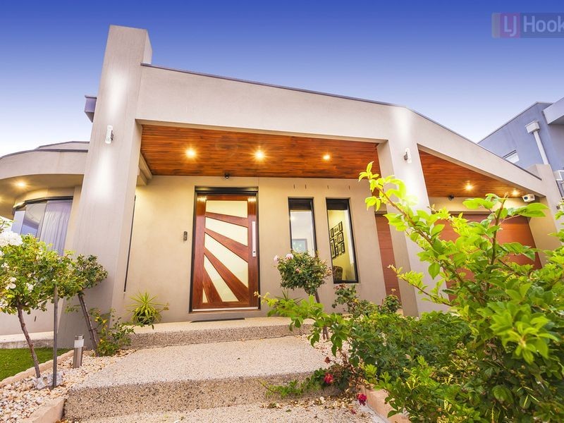 41 Biltmore Crescent, Roxburgh Park VIC 3064