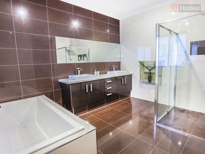 41 Biltmore Crescent, Roxburgh Park VIC 3064