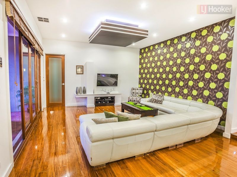 41 Biltmore Crescent, Roxburgh Park VIC 3064