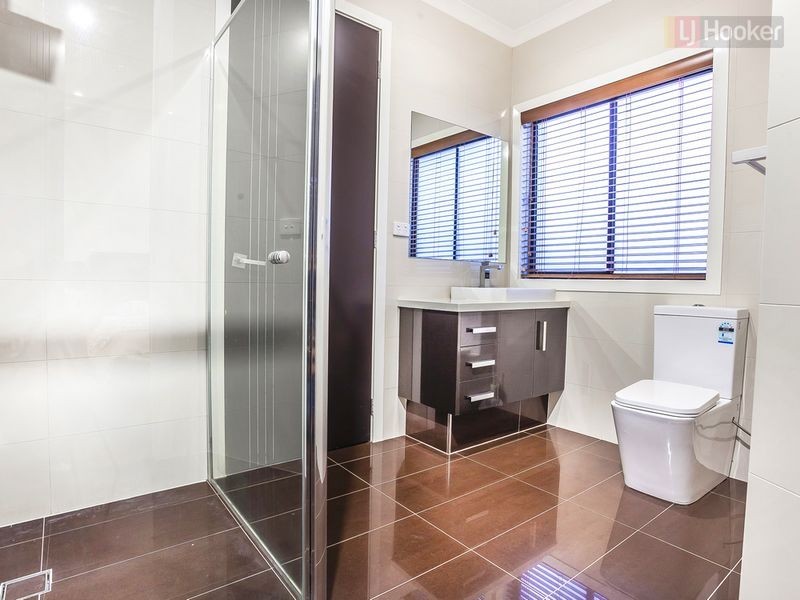 41 Biltmore Crescent, Roxburgh Park VIC 3064