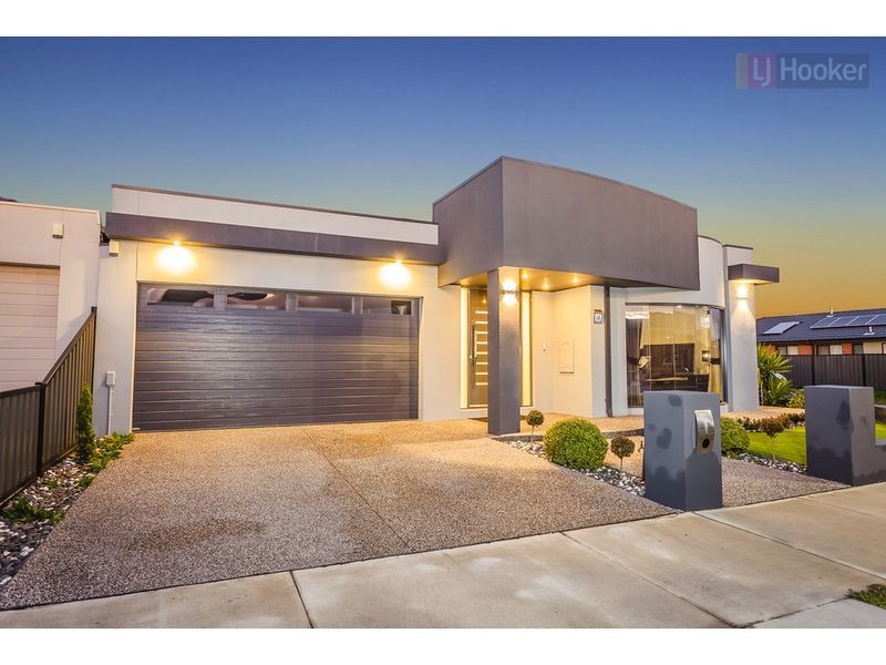 16 Biltmore Crescent, Roxburgh Park VIC 3064