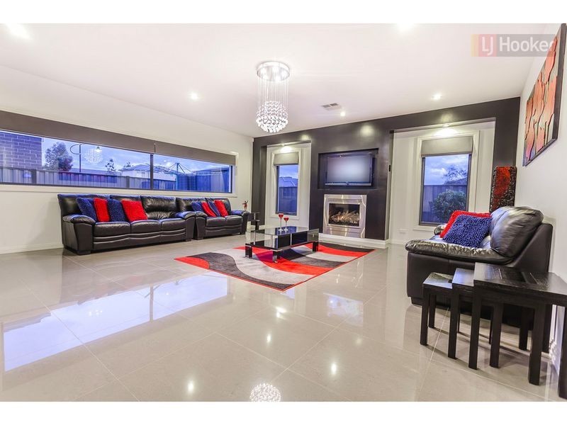 16 Biltmore Crescent, Roxburgh Park VIC 3064