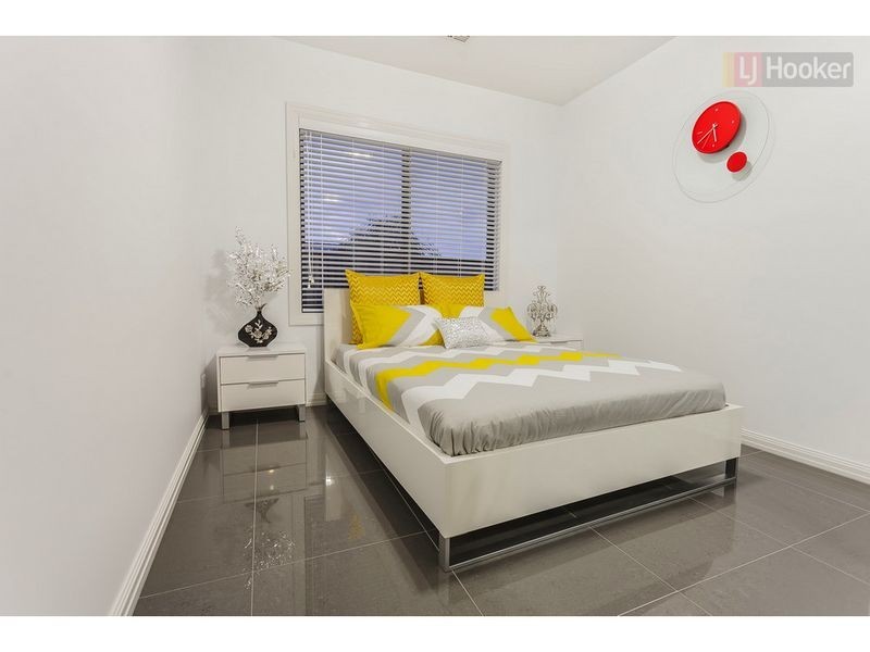 16 Biltmore Crescent, Roxburgh Park VIC 3064