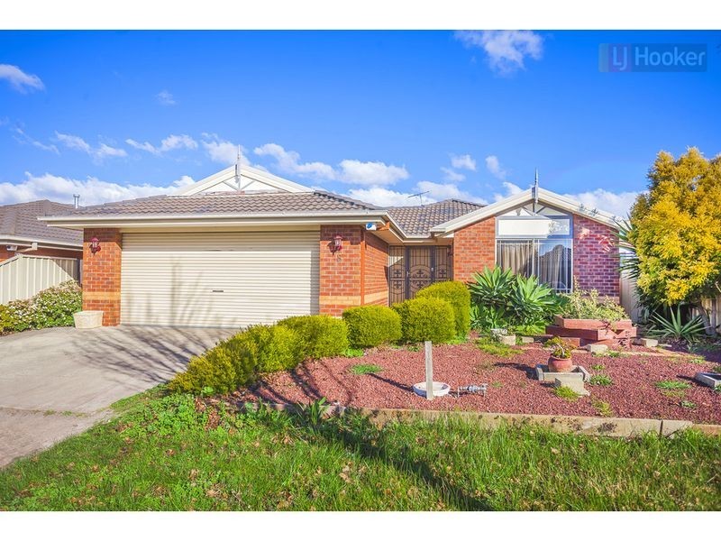 8 Bertrand Court, Craigieburn VIC 3064