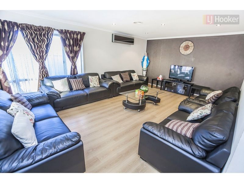 8 Bertrand Court, Craigieburn VIC 3064