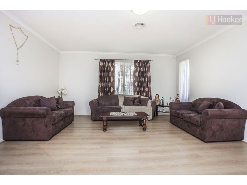 8 Bertrand Court, Craigieburn VIC 3064