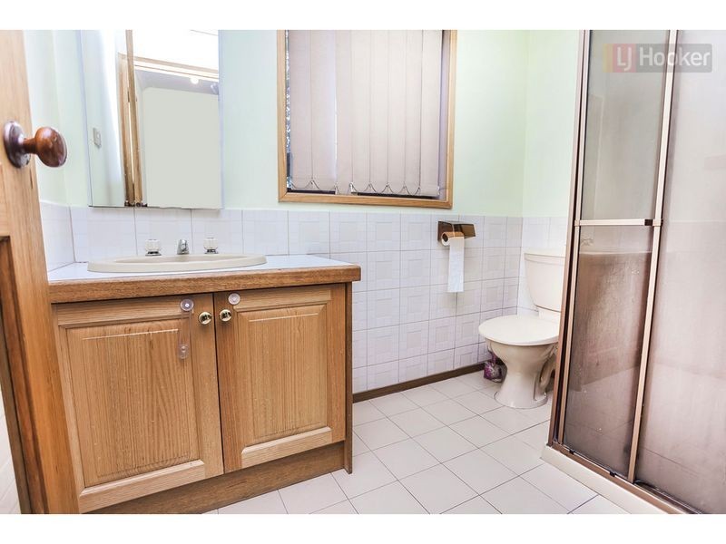 31 Bridgewater Road, Craigieburn VIC 3064