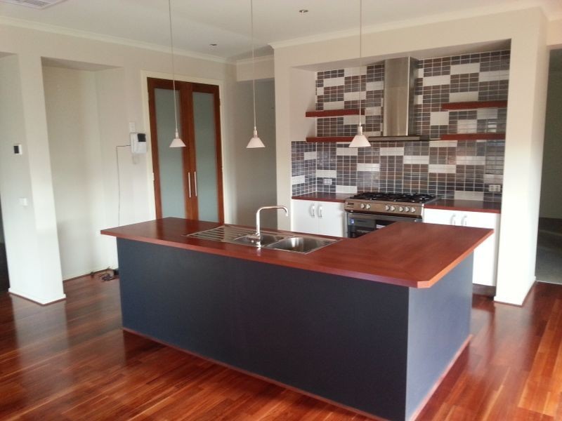 17 Girraween Cres, Craigieburn VIC 3064