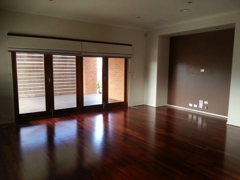 17 Girraween Cres, Craigieburn VIC 3064