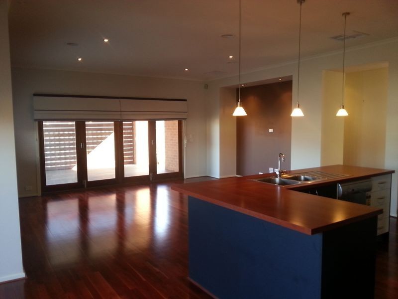 17 Girraween Cres, Craigieburn VIC 3064