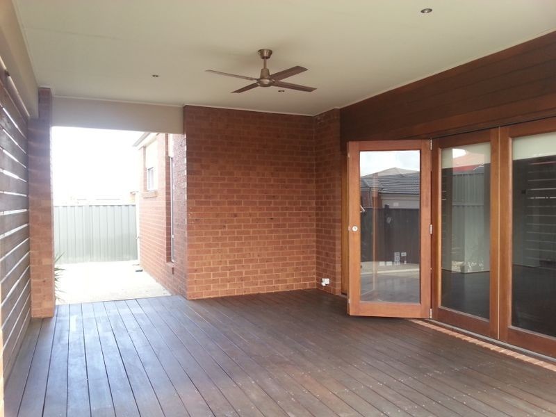 17 Girraween Cres, Craigieburn VIC 3064