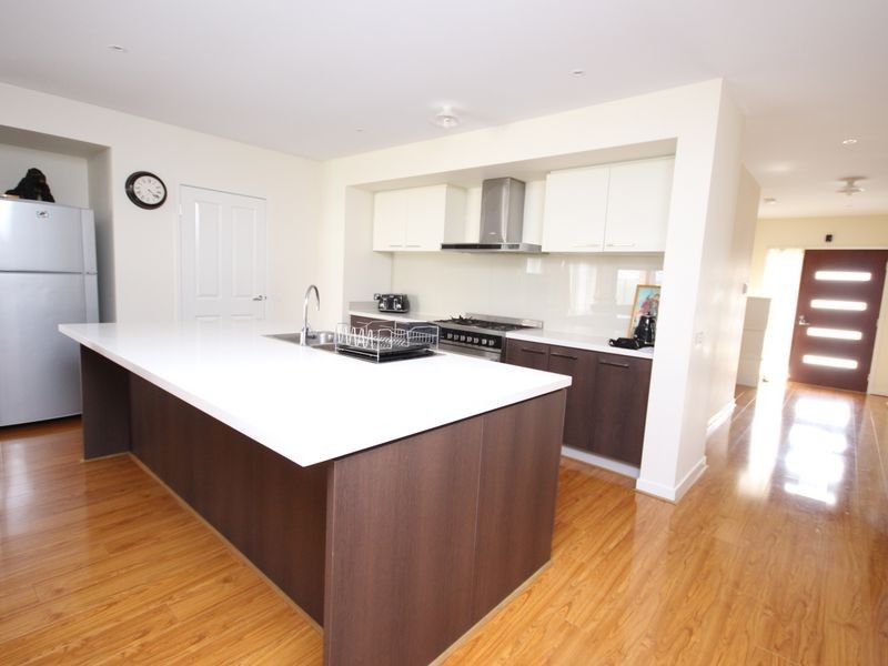 6 Fenland Street, Craigieburn VIC 3064
