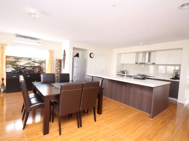 6 Fenland Street, Craigieburn VIC 3064
