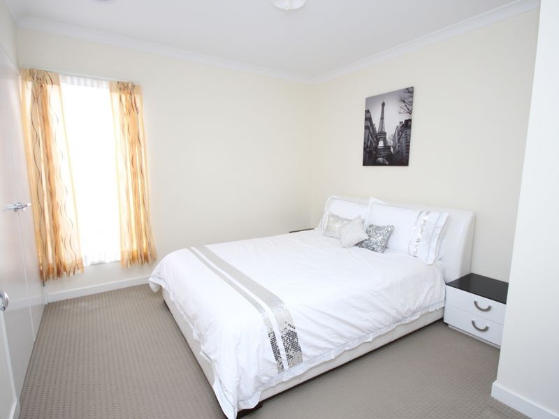 6 Fenland Street, Craigieburn VIC 3064