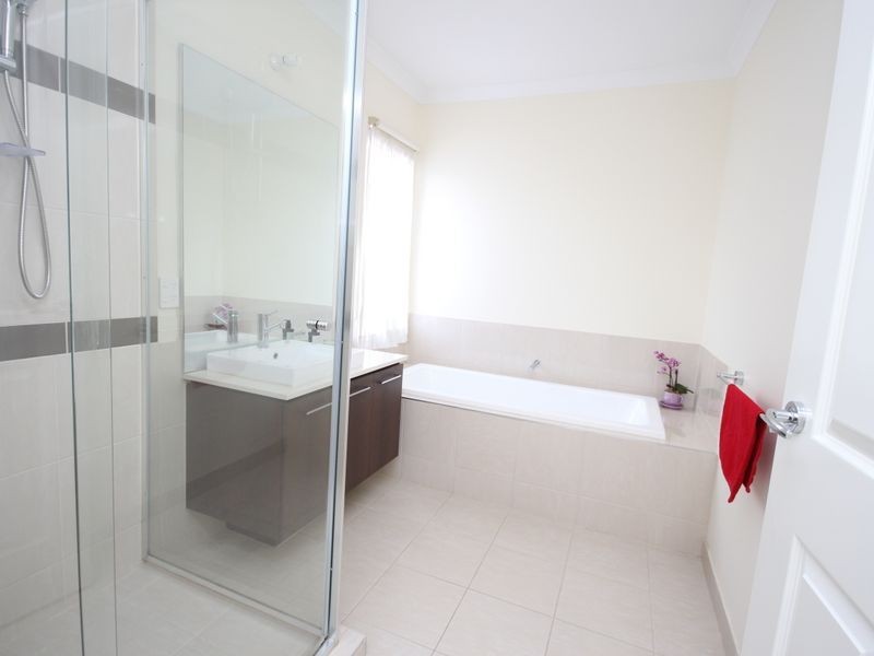 6 Fenland Street, Craigieburn VIC 3064