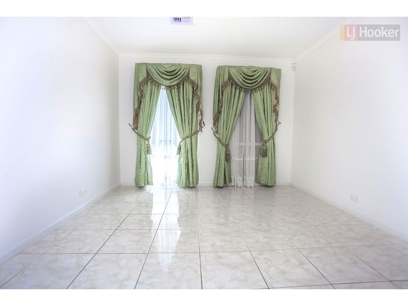 43 Rokeby Crescent, Craigieburn VIC 3064