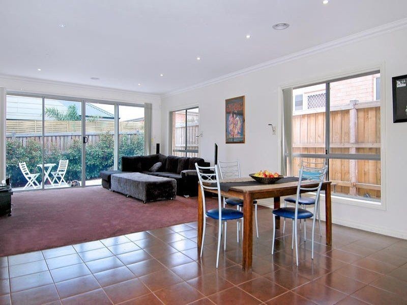 9 Marchmont Rise, Craigieburn VIC 3064