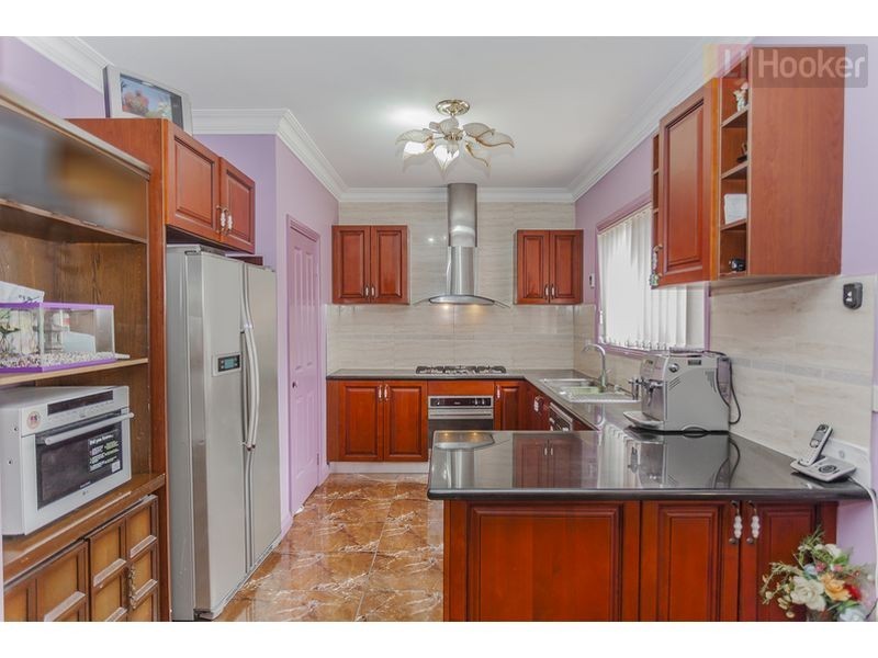 2a Beacon Hills Cres, Craigieburn VIC 3064