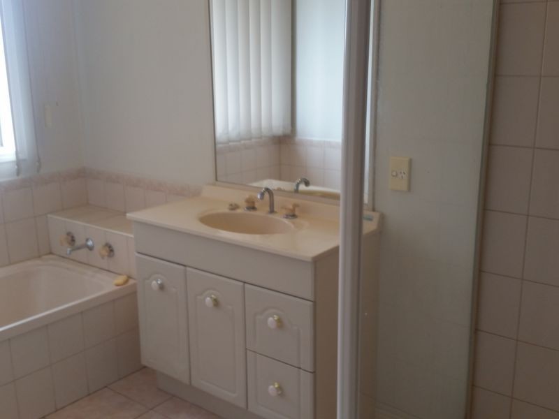 8 Dutton Court, Meadow Heights VIC 3048