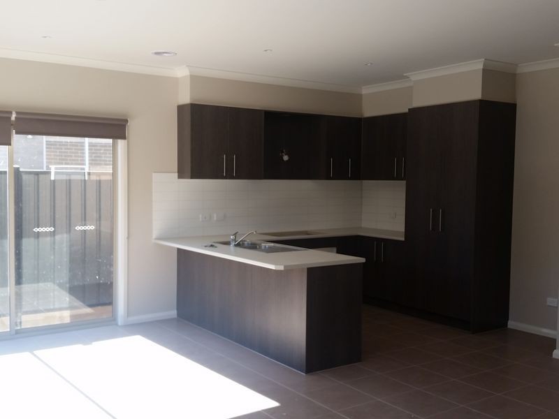 451 Grand Blvd, Craigieburn VIC 3064