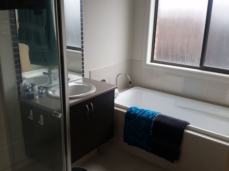 22 Hennessy Way, Craigieburn VIC 3064