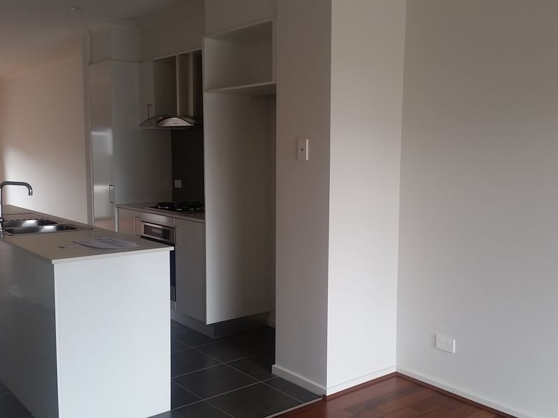 61 Valiant Crescent, Craigieburn VIC 3064