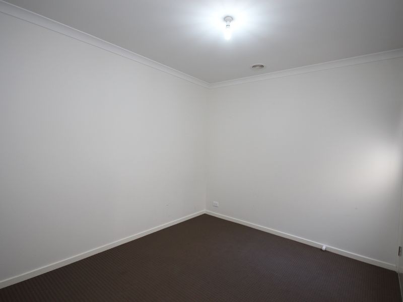 11 Hadley Lane, Craigieburn VIC 3064