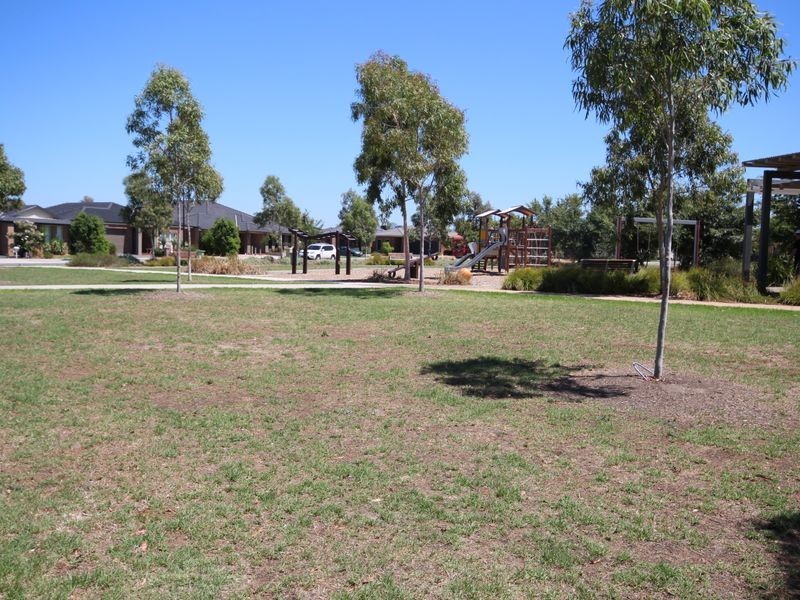 11 Hadley Lane, Craigieburn VIC 3064