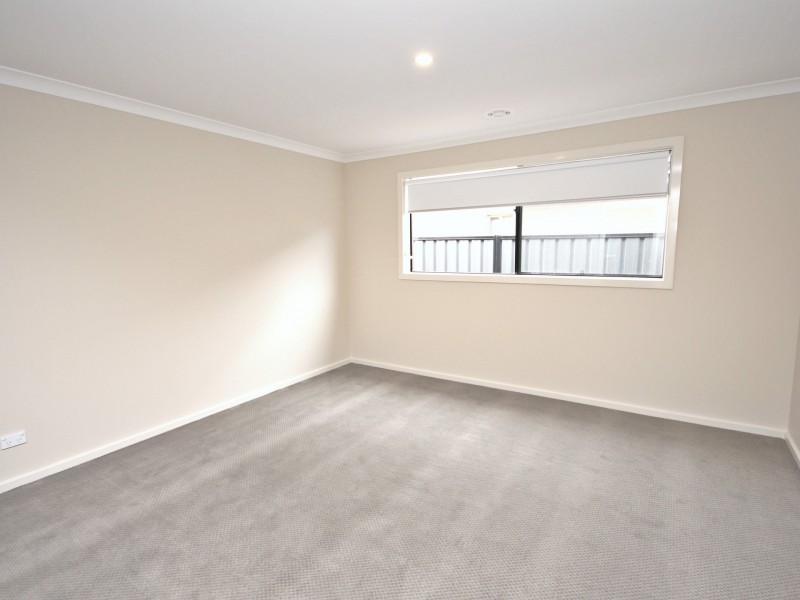 31 Streamside Drive, Craigieburn VIC 3064