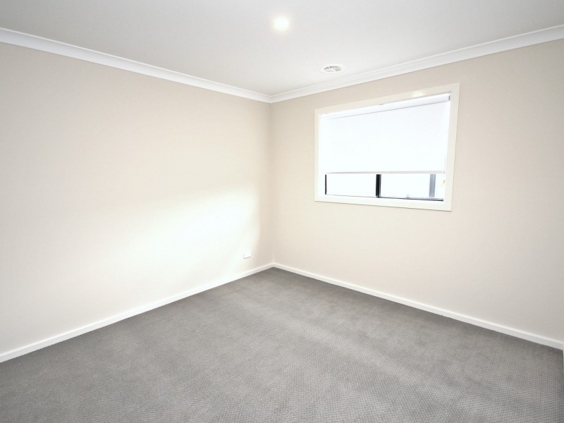 31 Streamside Drive, Craigieburn VIC 3064