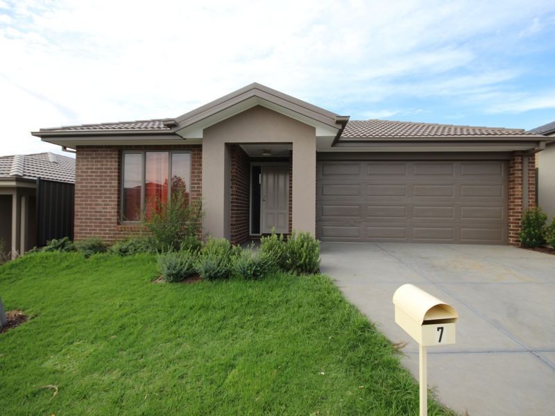 7 Euphoria Drive, Craigieburn VIC 3064