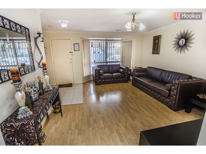 8 Havilland Drive, Roxburgh Park VIC 3064