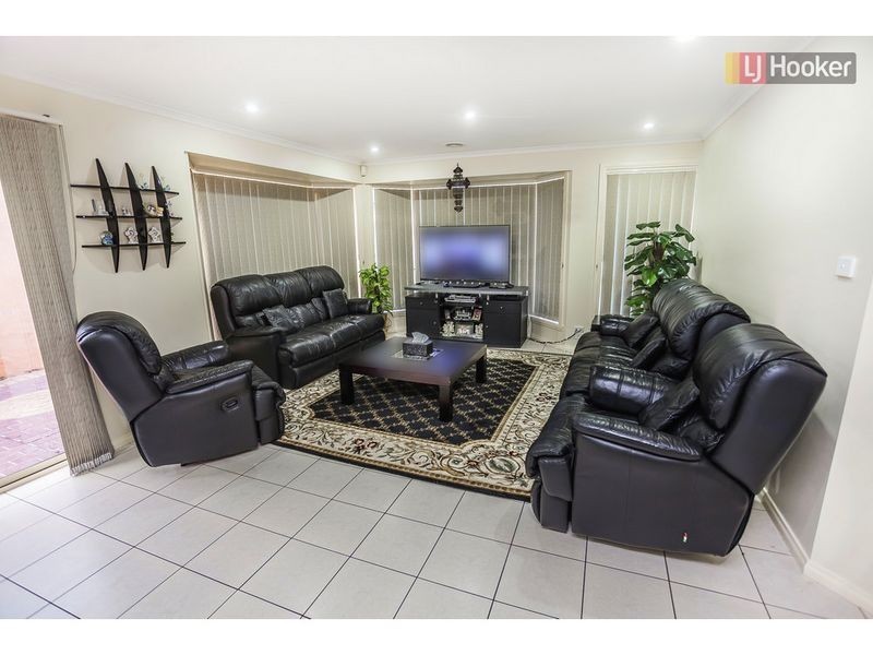 8 Havilland Drive, Roxburgh Park VIC 3064