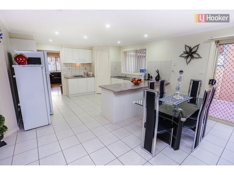 8 Havilland Drive, Roxburgh Park VIC 3064