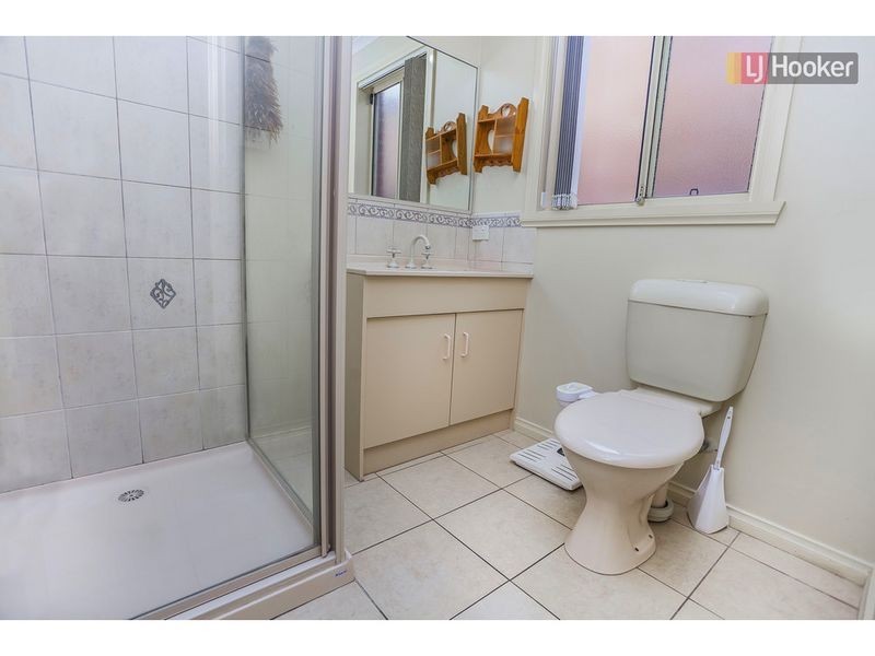 8 Havilland Drive, Roxburgh Park VIC 3064