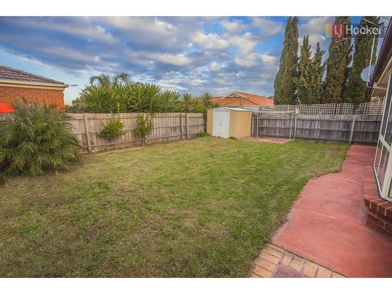 8 Havilland Drive, Roxburgh Park VIC 3064