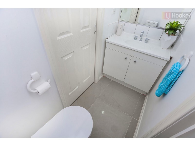 14 Hayfield Road, Roxburgh Park VIC 3064