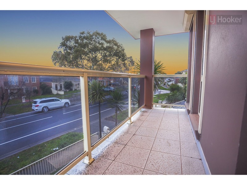 14 Hayfield Road, Roxburgh Park VIC 3064
