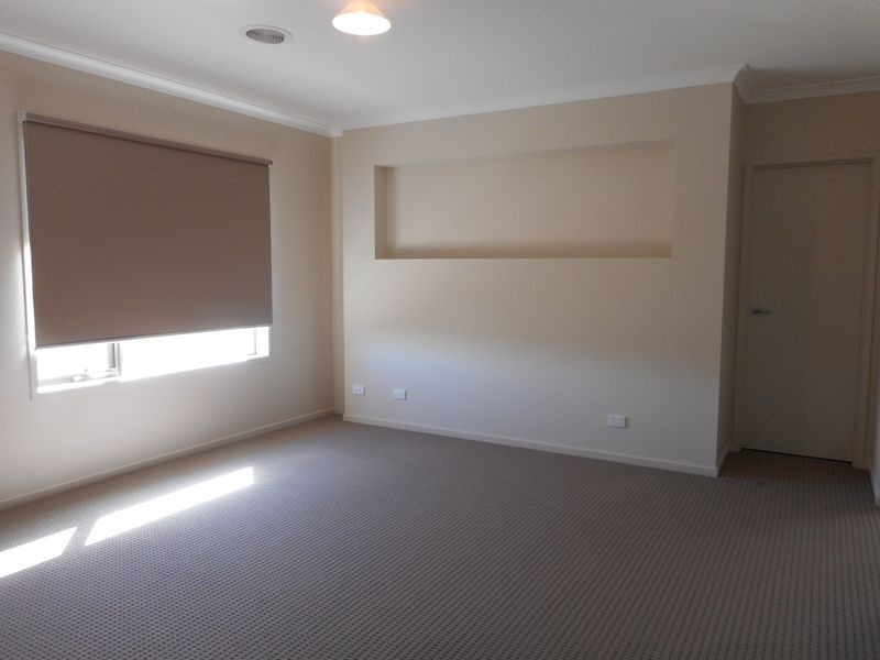 10 Season Way, Craigieburn VIC 3064