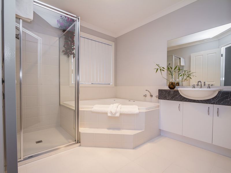 27 Cresmont Terrace, Craigieburn VIC 3064