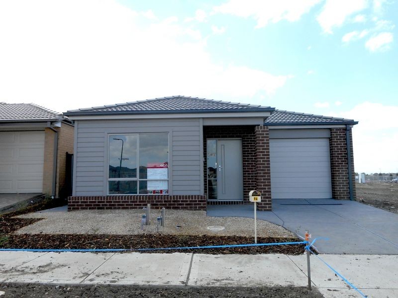 96 Bluebell Drive, Craigieburn VIC 3064