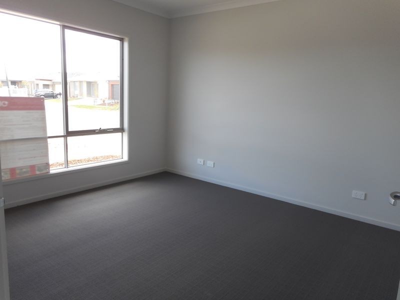 96 Bluebell Drive, Craigieburn VIC 3064