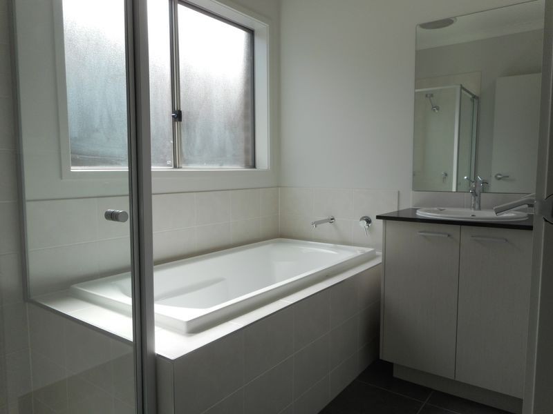 96 Bluebell Drive, Craigieburn VIC 3064