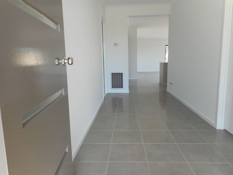 4 Season Way, Craigieburn VIC 3064
