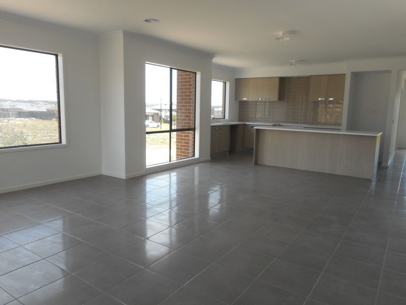 4 Season Way, Craigieburn VIC 3064
