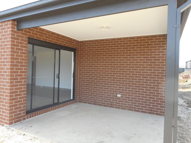 4 Season Way, Craigieburn VIC 3064