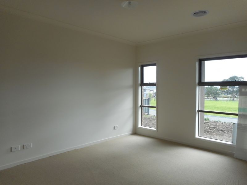 8 Season Way, Craigieburn VIC 3064