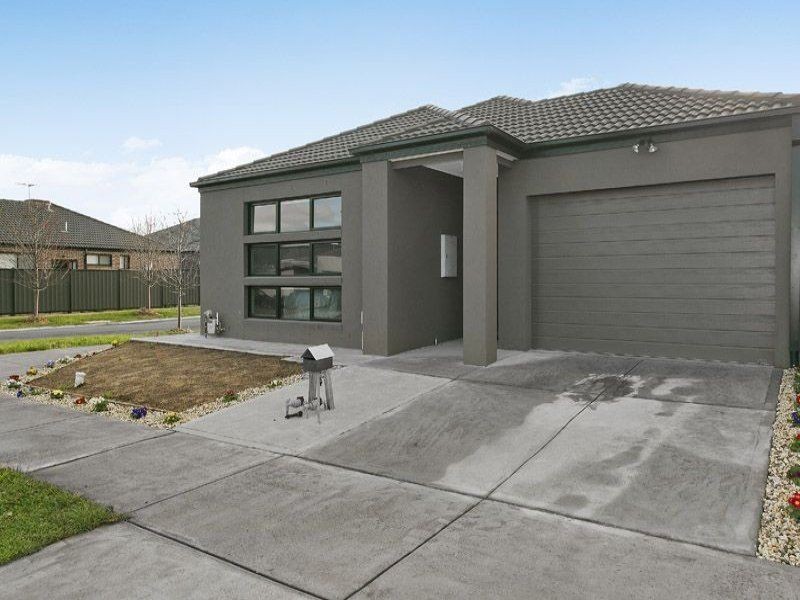 9 Highclere St, Craigieburn VIC 3064