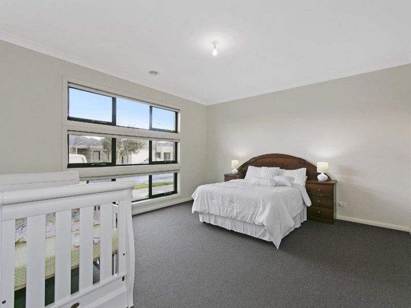 9 Highclere St, Craigieburn VIC 3064