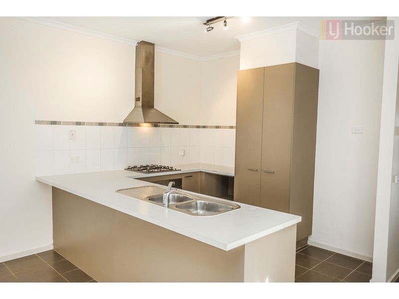 3 Yorkshire Terrace, Craigieburn VIC 3064